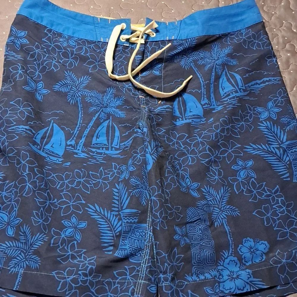 Sperry blue board shorts size 34